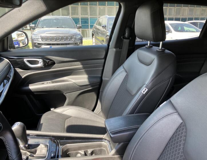 Jeep Compass 10