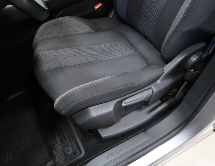 Peugeot 5008 24