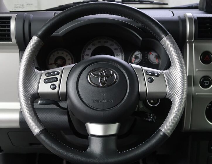 Toyota FJ 17