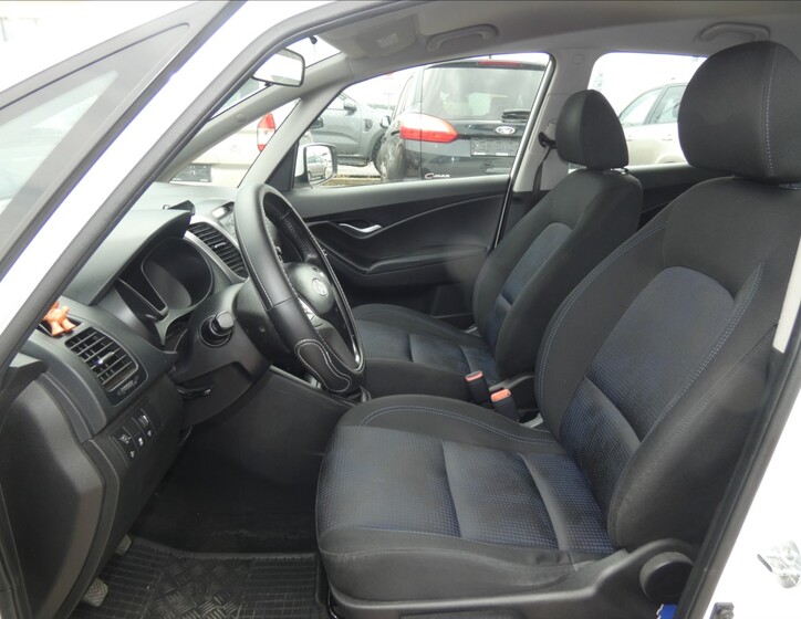 Hyundai ix20 8