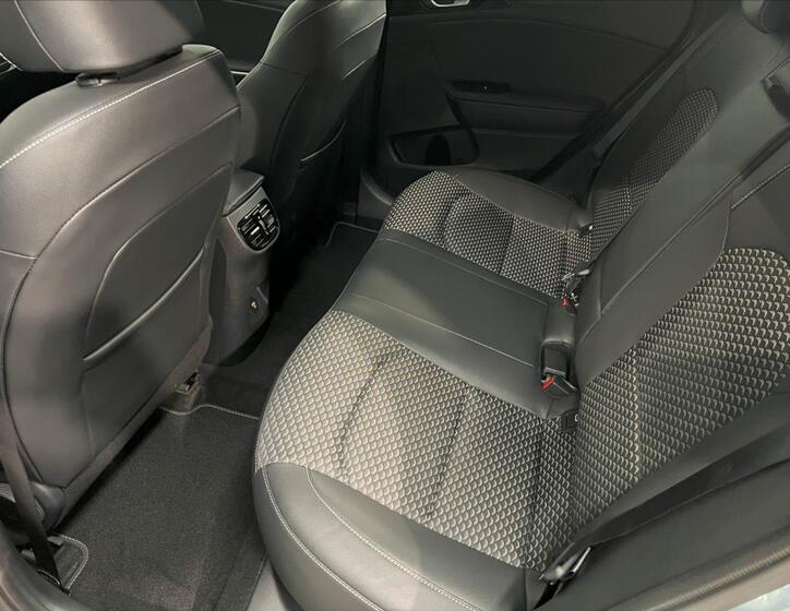 KIA XCeed 13