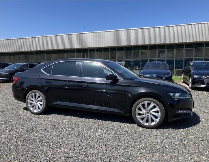 Škoda Superb 8