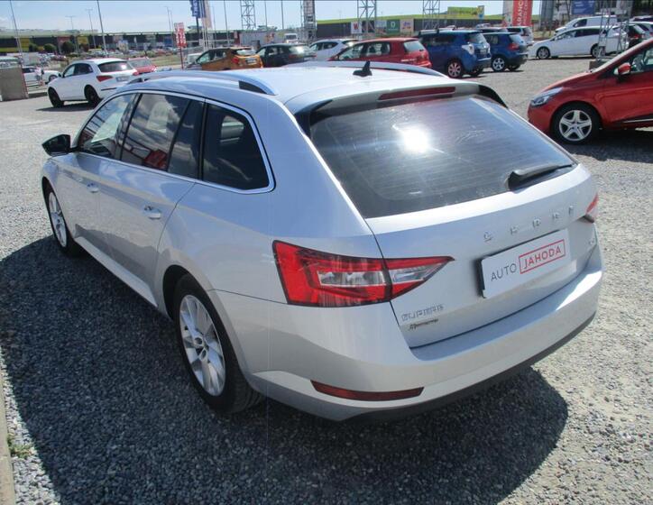Škoda Superb 8