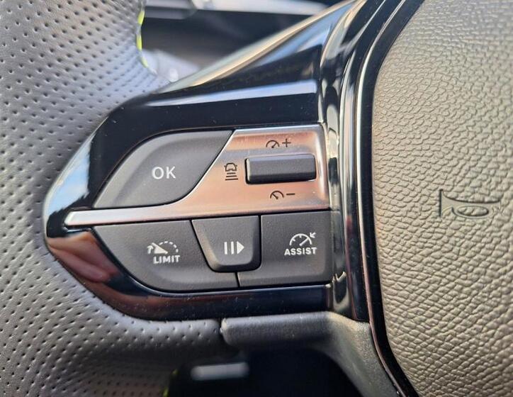 Peugeot 408 22
