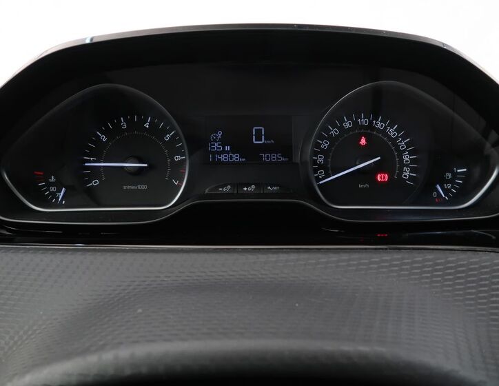 Peugeot 208 17