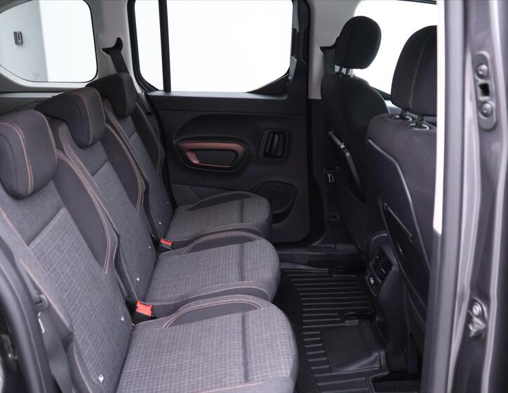 Peugeot Rifter 13