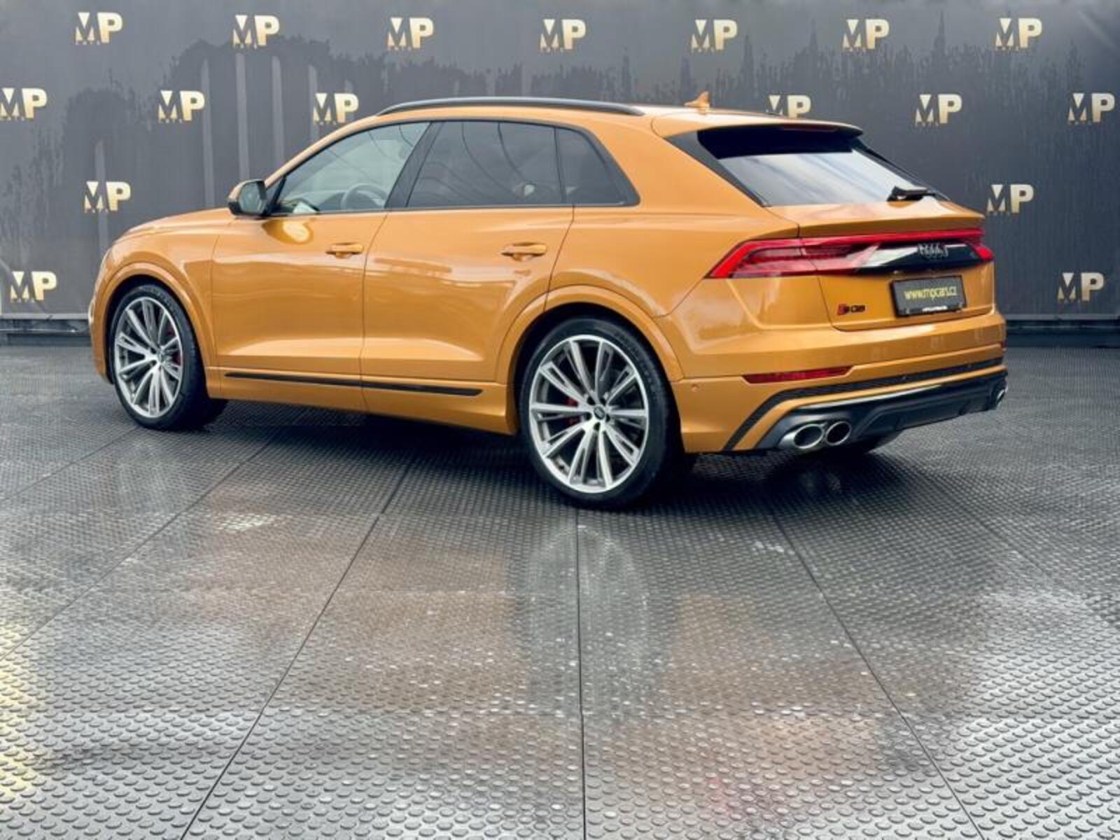 Audi SQ8 6