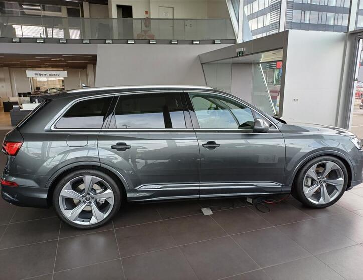 Audi Q7 7