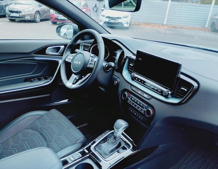 KIA XCeed 10