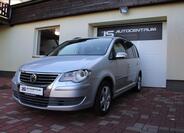 Volkswagen Touran 1
