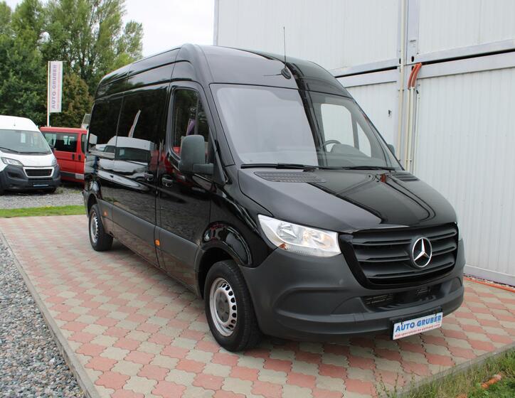 Mercedes-Benz Sprinter 2