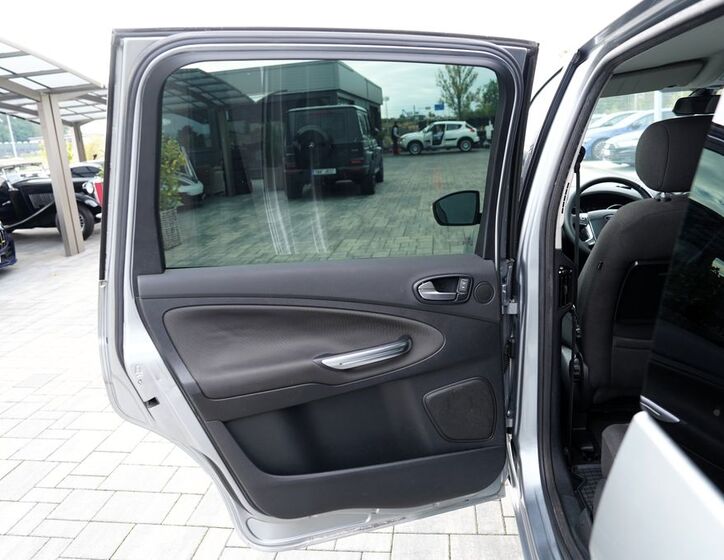 Ford Galaxy 17