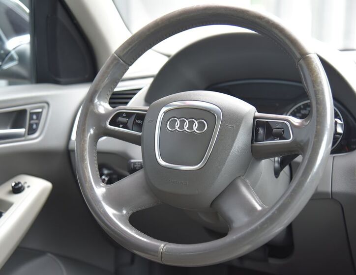 Audi Q5 25