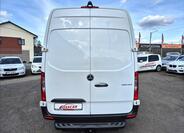 Mercedes-Benz Sprinter 4