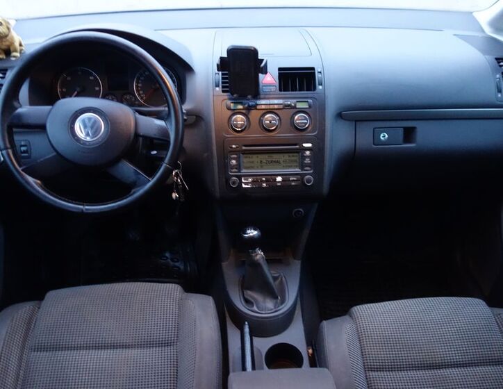 Volkswagen Touran 11