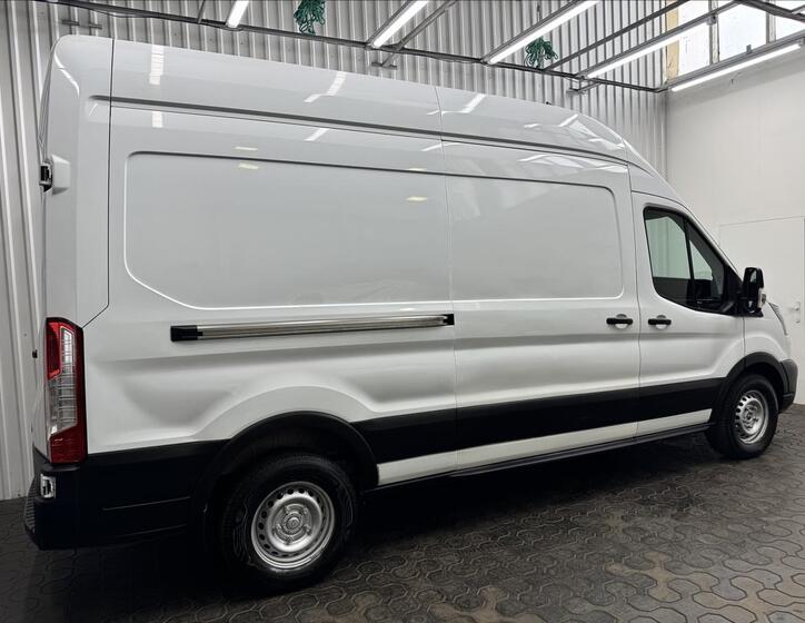 Ford Transit 9