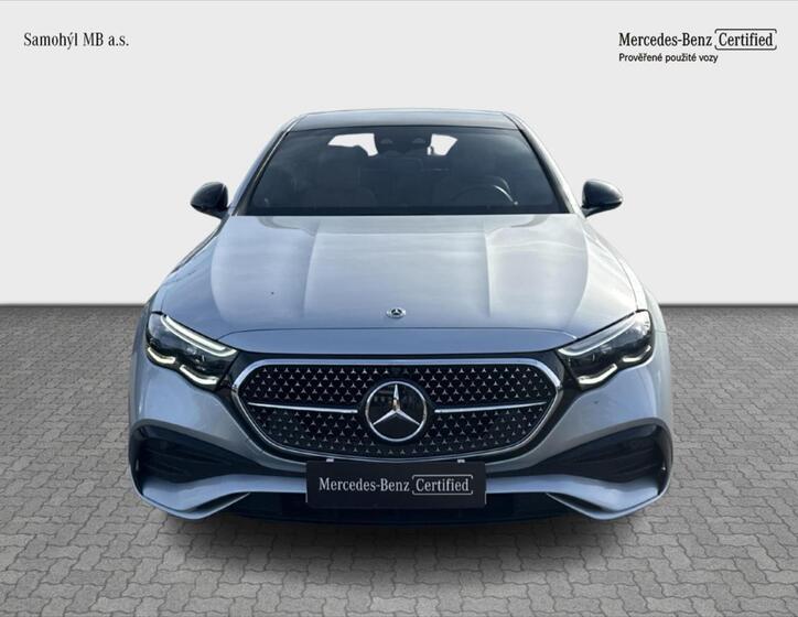 Mercedes-Benz Třídy E 8