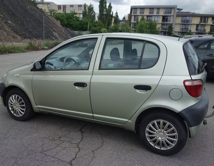 Toyota Yaris 9