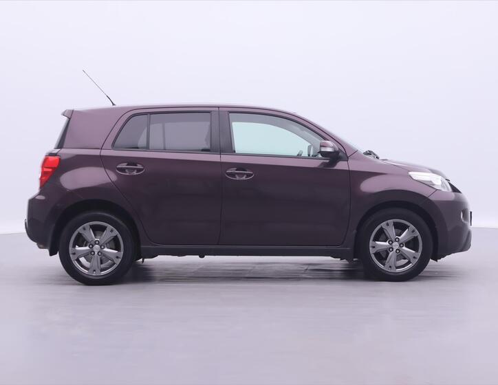 Toyota Urban Cruiser 8