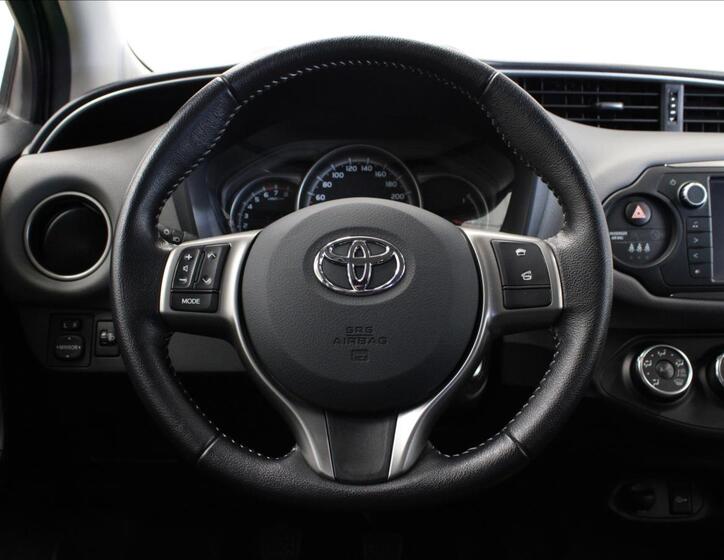 Toyota Yaris 17