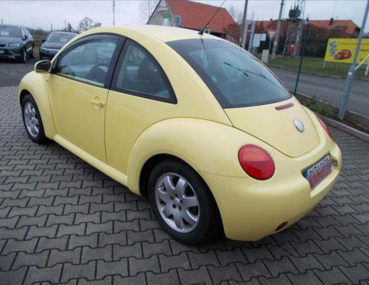 Volkswagen New Beetle 11