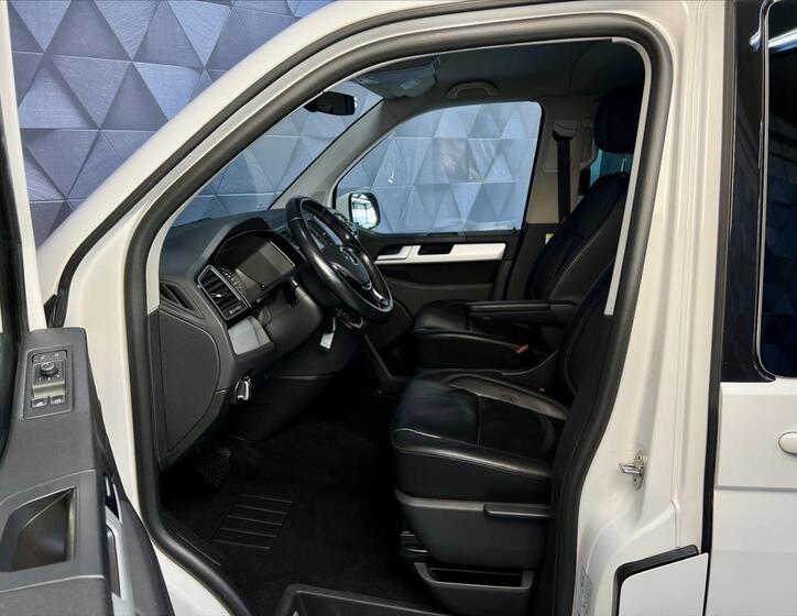 Volkswagen Caravelle 11