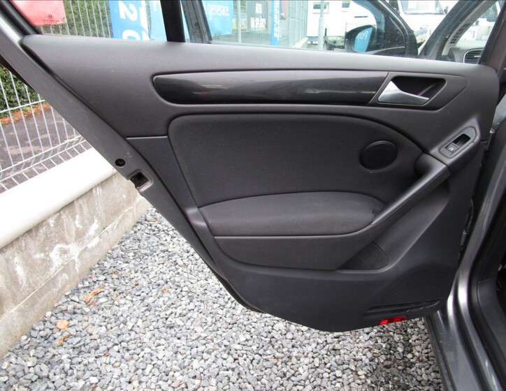 Volkswagen Golf 27