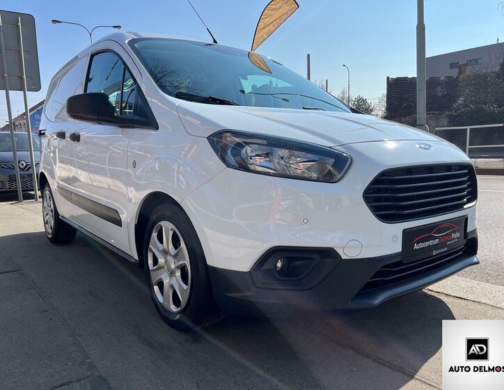 Ford Transit Courier 10