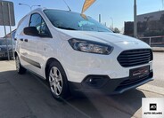 Ford Transit Courier 10