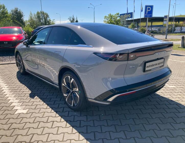 Mazda 6e 5