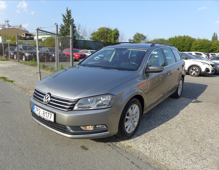 Volkswagen Passat 2