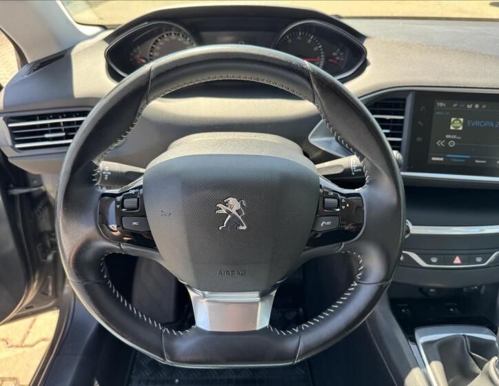 Peugeot 308 11