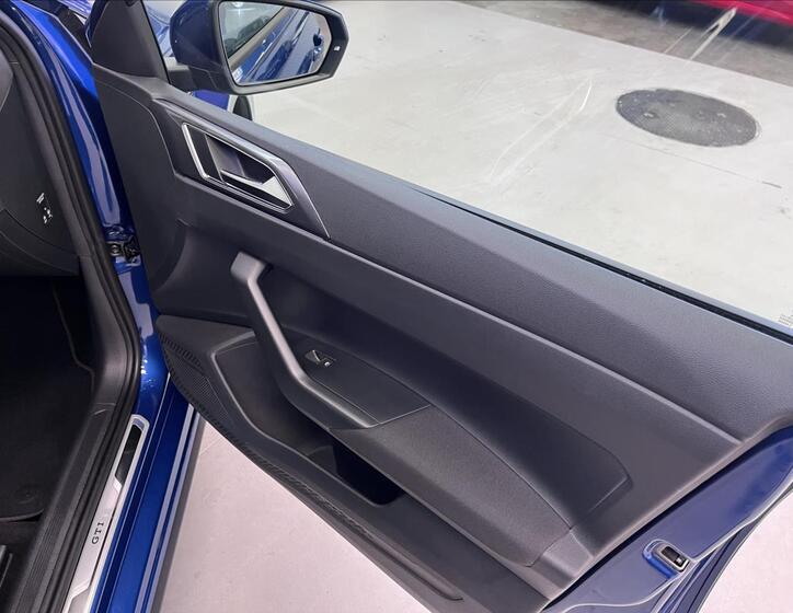 Volkswagen Polo 22