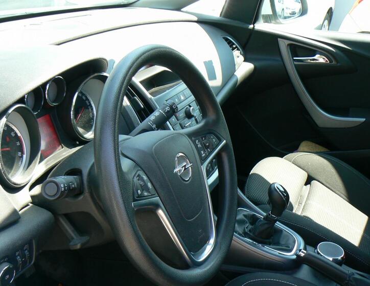 Opel Astra 9
