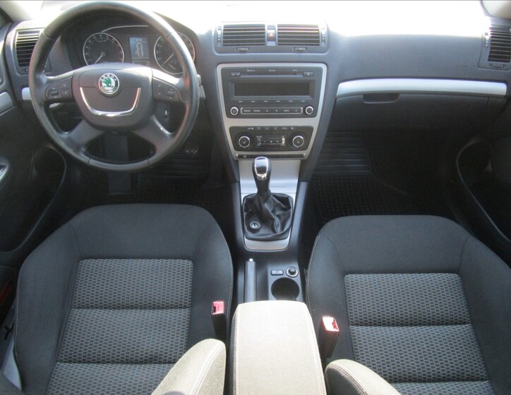 Škoda Octavia 10