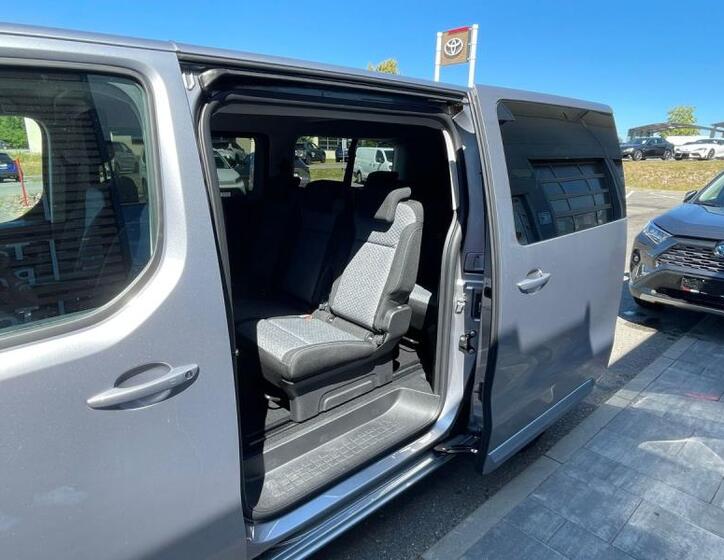 Toyota ProAce Verso 8