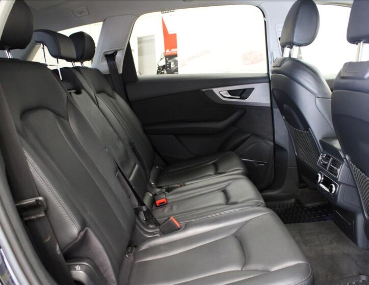 Audi Q7 13
