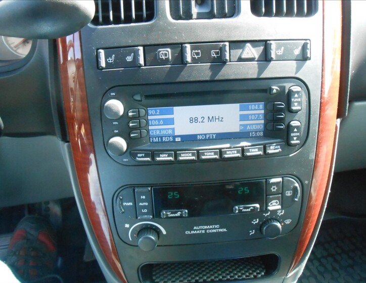 Chrysler Voyager 27
