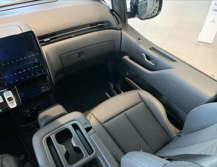 Hyundai Staria 24