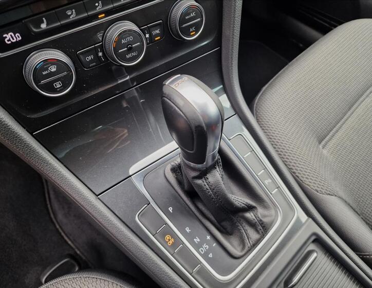 Volkswagen Golf 35