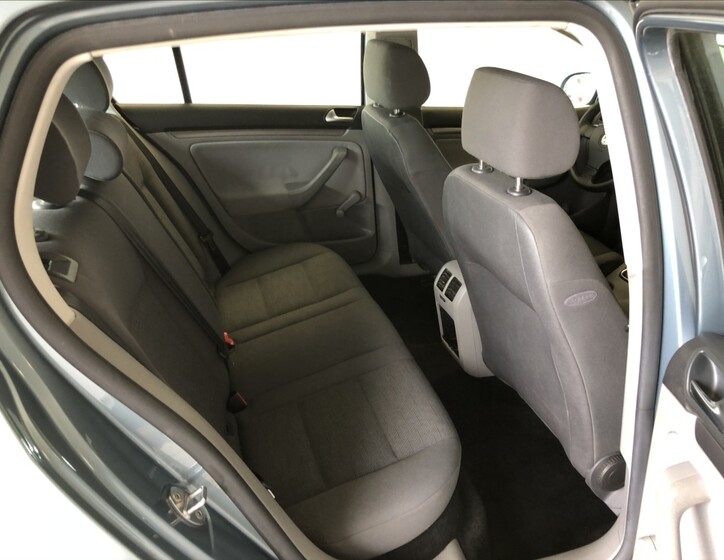Volkswagen Golf 11