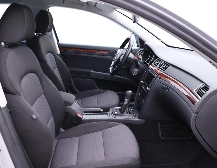 Škoda Superb 14