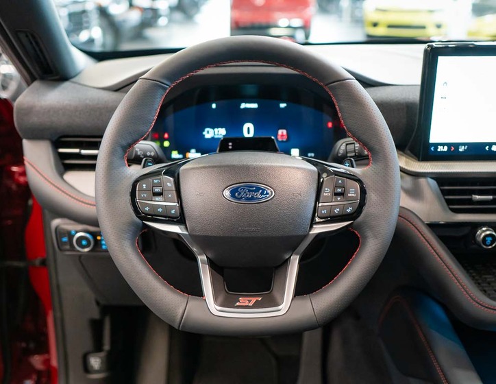 Ford Explorer 18