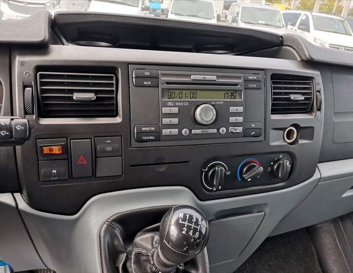 Ford Transit 9