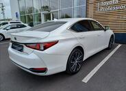 Lexus ES 300h 18