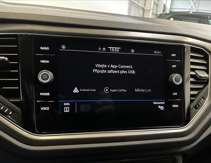 Volkswagen T-Roc 9