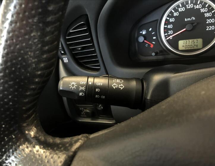 Nissan Almera 18