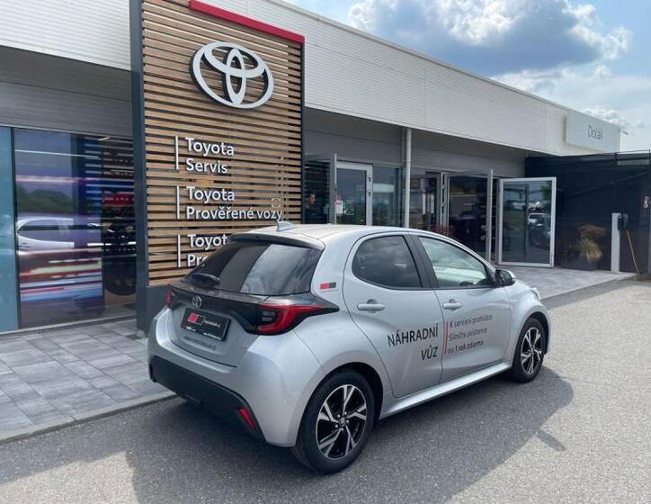Toyota Yaris 5
