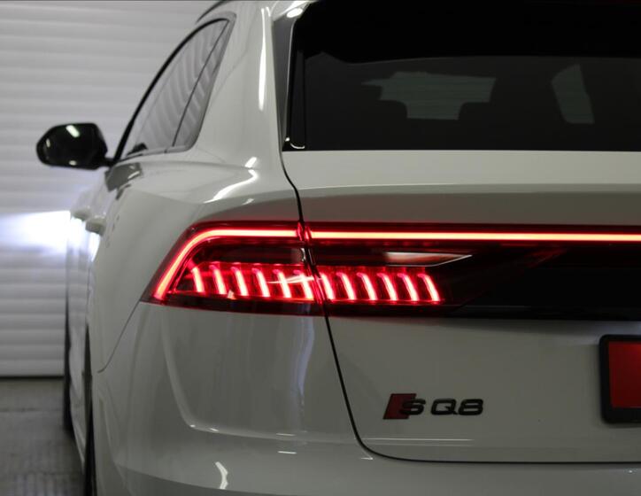 Audi SQ8 52