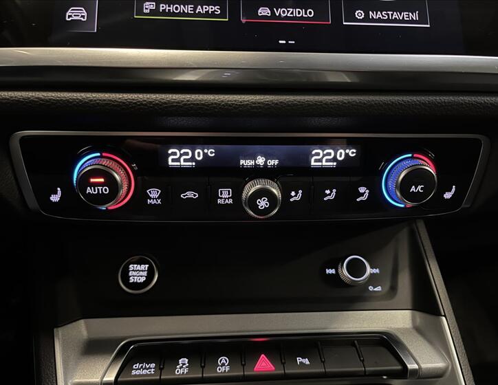 Audi Q3 12
